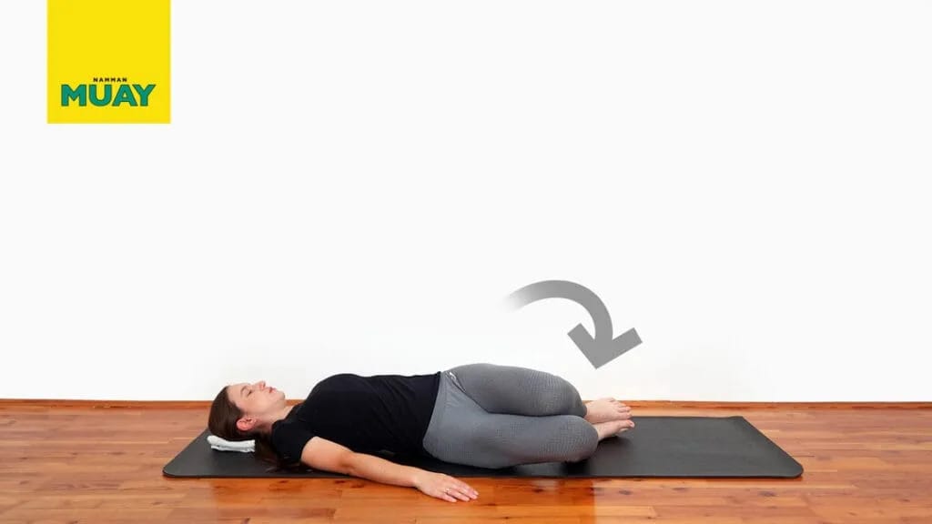 Rozciąganie skrętne tułowia w leżeniu